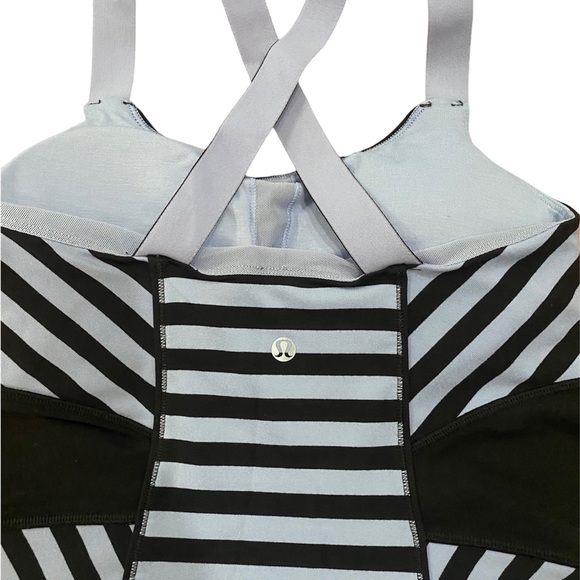 Lululemon Women’s Tank Top Built in bra Size 6 - Picture 4 of 4